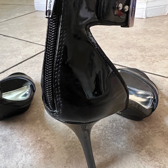 JLO Jennifer Lopez Black Patent Cindi pump shoe - Picture 7 of 13